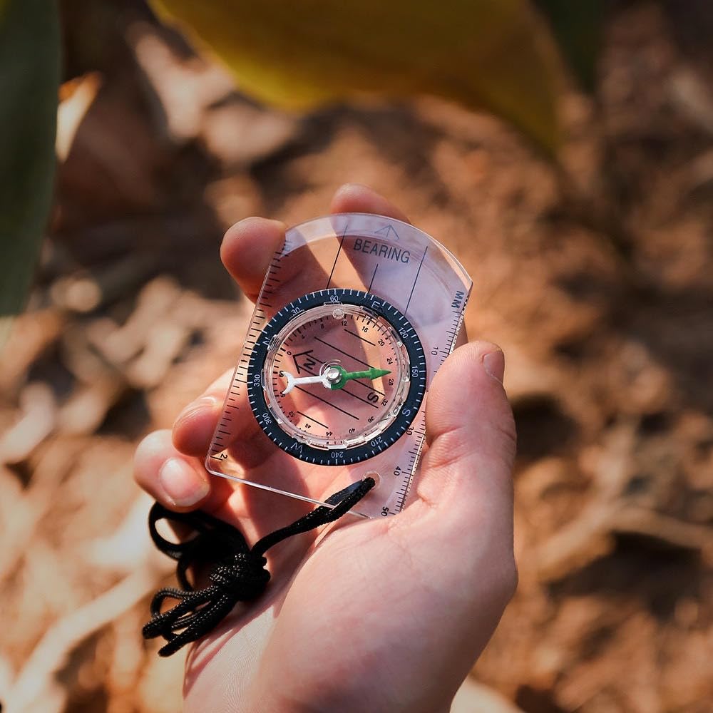 3 in1 Multifunction Compass Carabiner Clip Keychain Thermometer Guiding Keyring for Outdoor Hiking Camping Climbing Hunting Travelling, Pack of 1 image 4